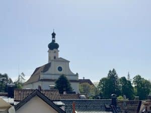 ...auf die Kirche von Murnau