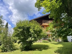 idyllisch eingewachsen