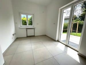 Küchenbereich mit Terrassenzugang