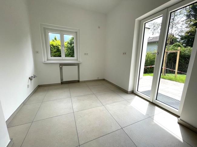 Küchenbereich mit Terrassenzugang