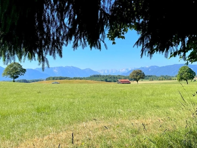 Platz für ihre Bank mit Blick