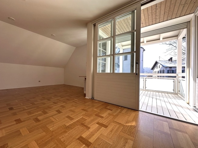 Schlafzimmer mit großem Balkon