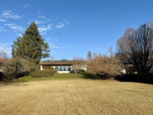 Grundstück mit Bungalow