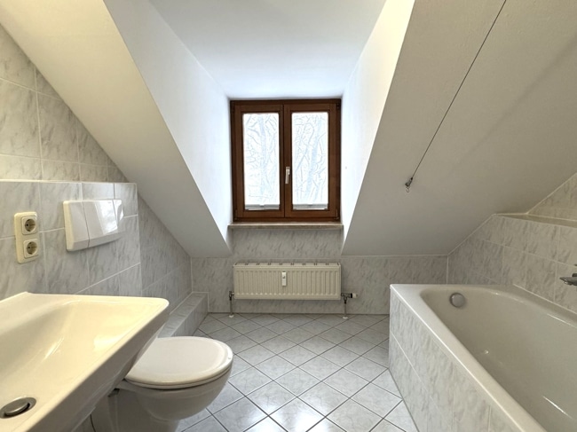 Badezimmer mit Duschwanne