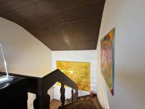 imposanter Treppenaufgang innerhalb der Wohnung