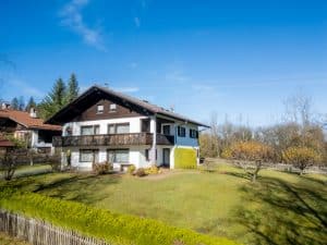 Traumhaftes Grundstück mit Altbestand