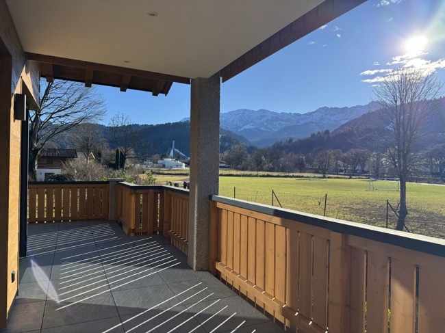 großzügiger Südbalkon