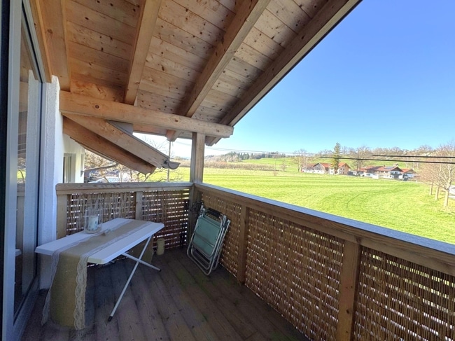 Balkon Nordseite  mit Blick über die Wiesen