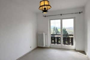 Kinderzimmer mit Zugang zum Balkon