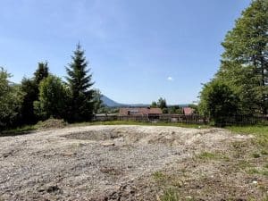 sonniges Baugrundstück