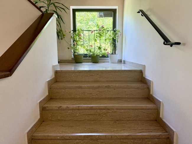 sehr gepflegtes Treppenhaus