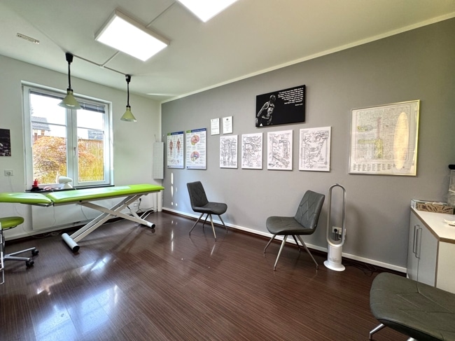 Büro- oder Behandlungsraum 1