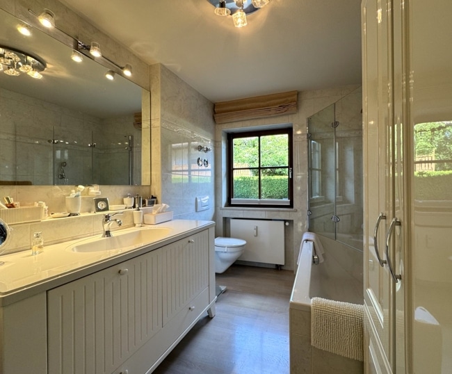 Badezimmer EG