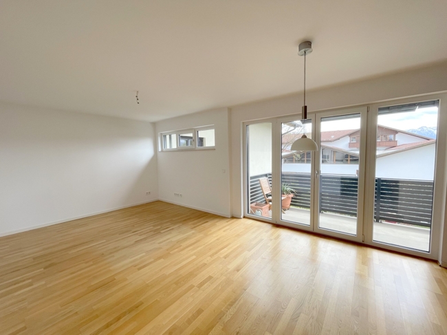 Großzügiger Wohnraum mit Südbalkon