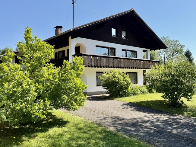 Herzlich Willkommen! Großes, stattliches Mehrfamilienhaus
