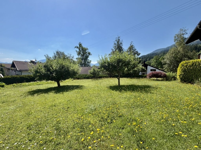 großzügiger Garten mit weiterer Bebauungsmöglichkeit