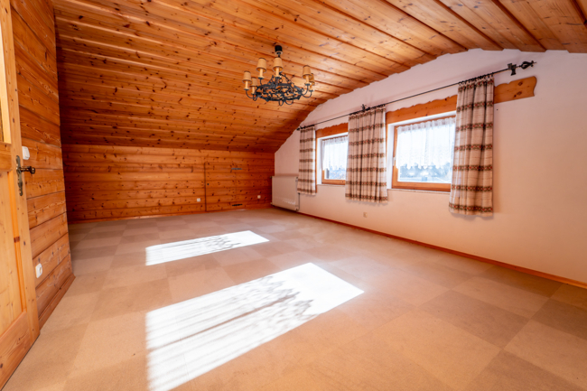Zimmer im DG mit Charme und Atmosphäre