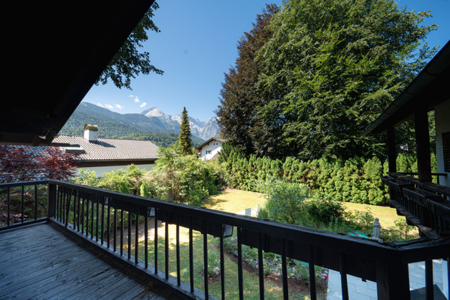 und Südbalkon