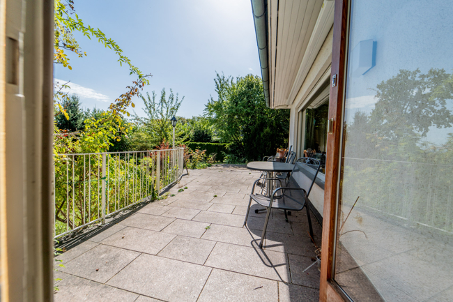 Ausgang auf Terrasse