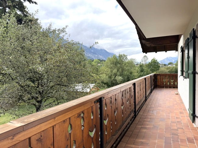 umlaufender Balkon